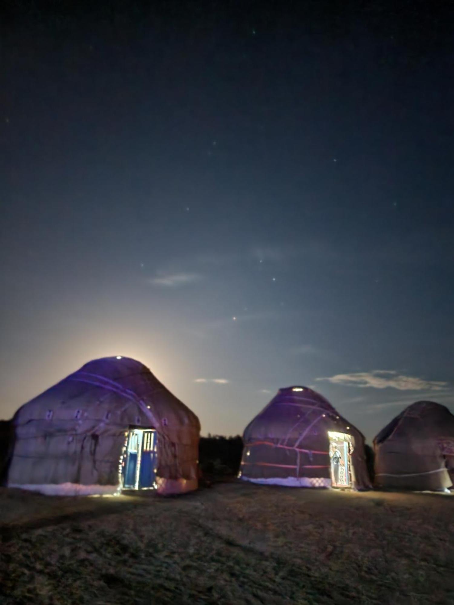 Authentic Uzbek Yurt Camp Eco-Friendly Hotel Nurota Buitenkant foto