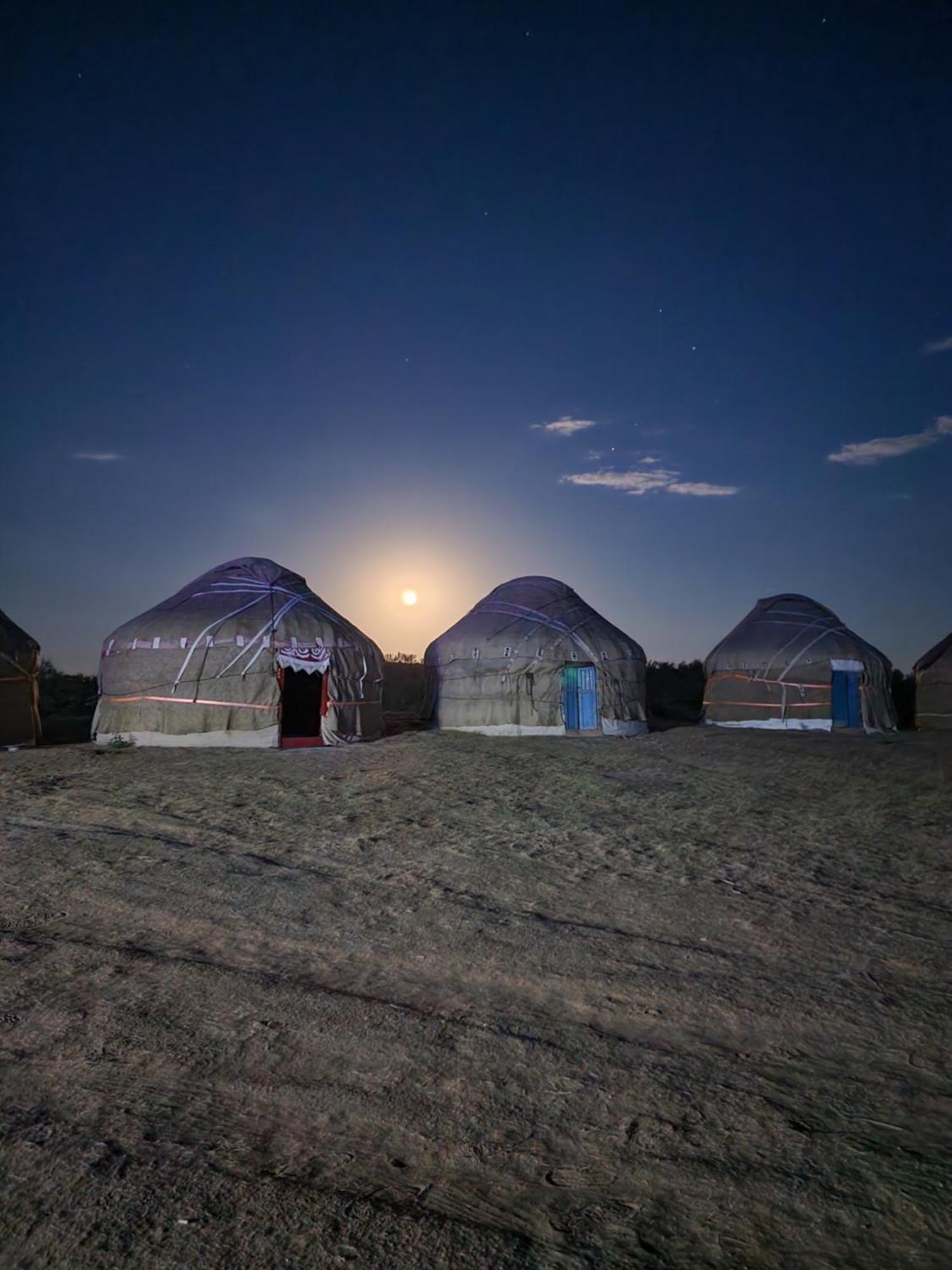 Authentic Uzbek Yurt Camp Eco-Friendly Hotel Nurota Buitenkant foto