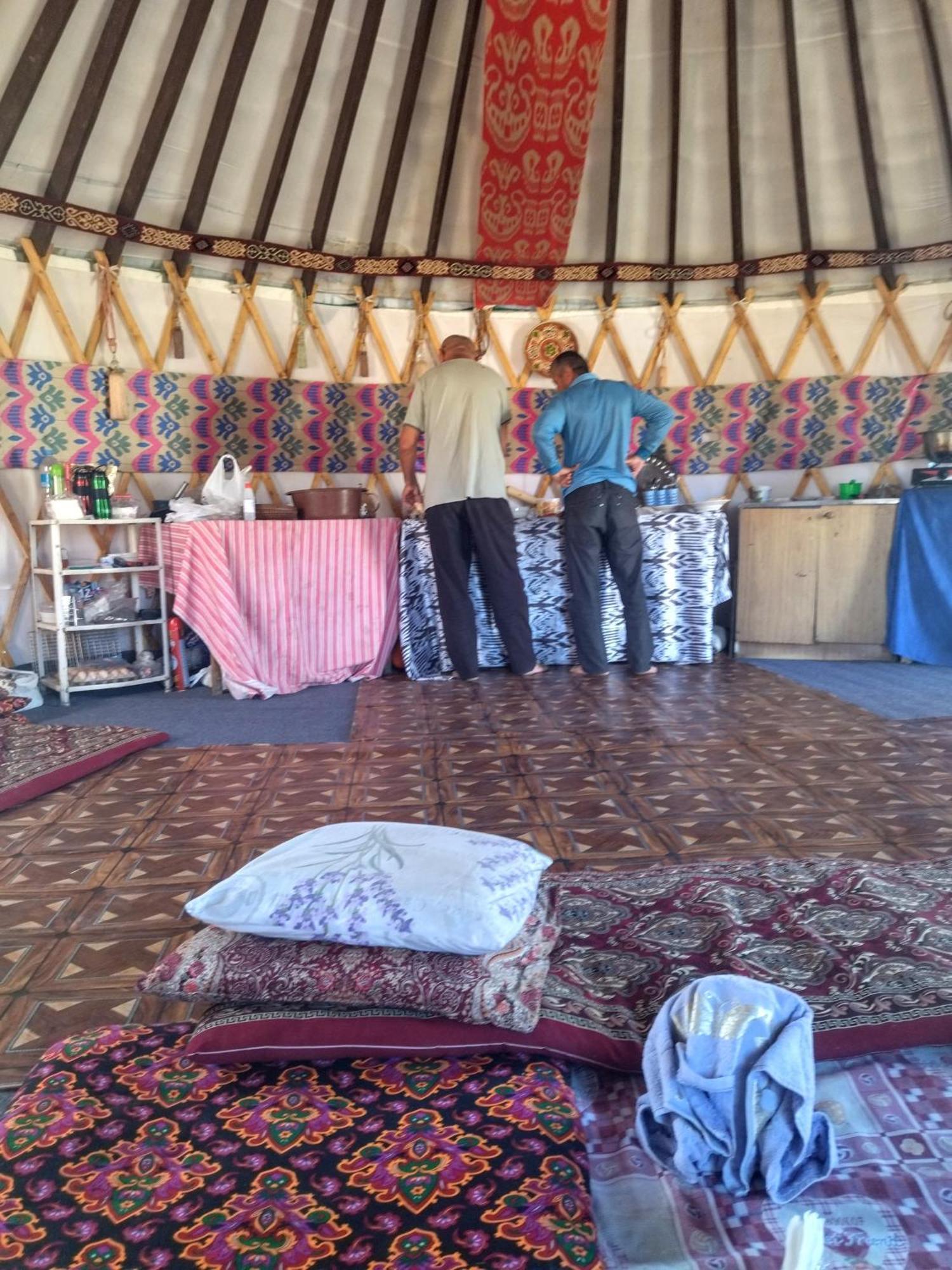 Authentic Uzbek Yurt Camp Eco-Friendly Hotel Nurota Buitenkant foto